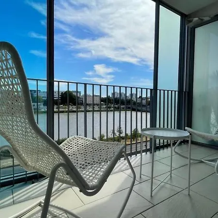 Studio 28 M With Balcony Near The Center Apartamento *
